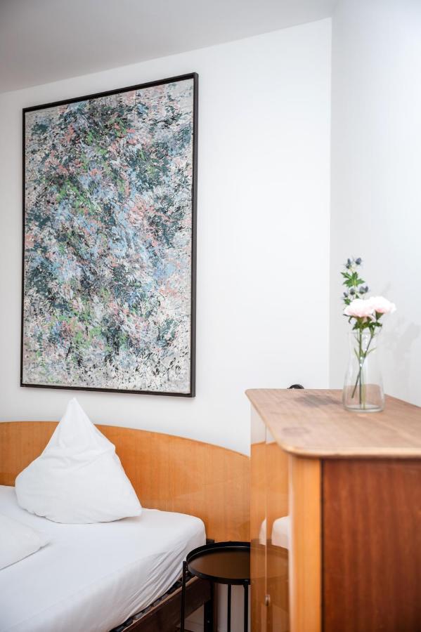 Kuenstlerzimmer Im Kulturhaus Haeselburg Gera Exteriör bild
