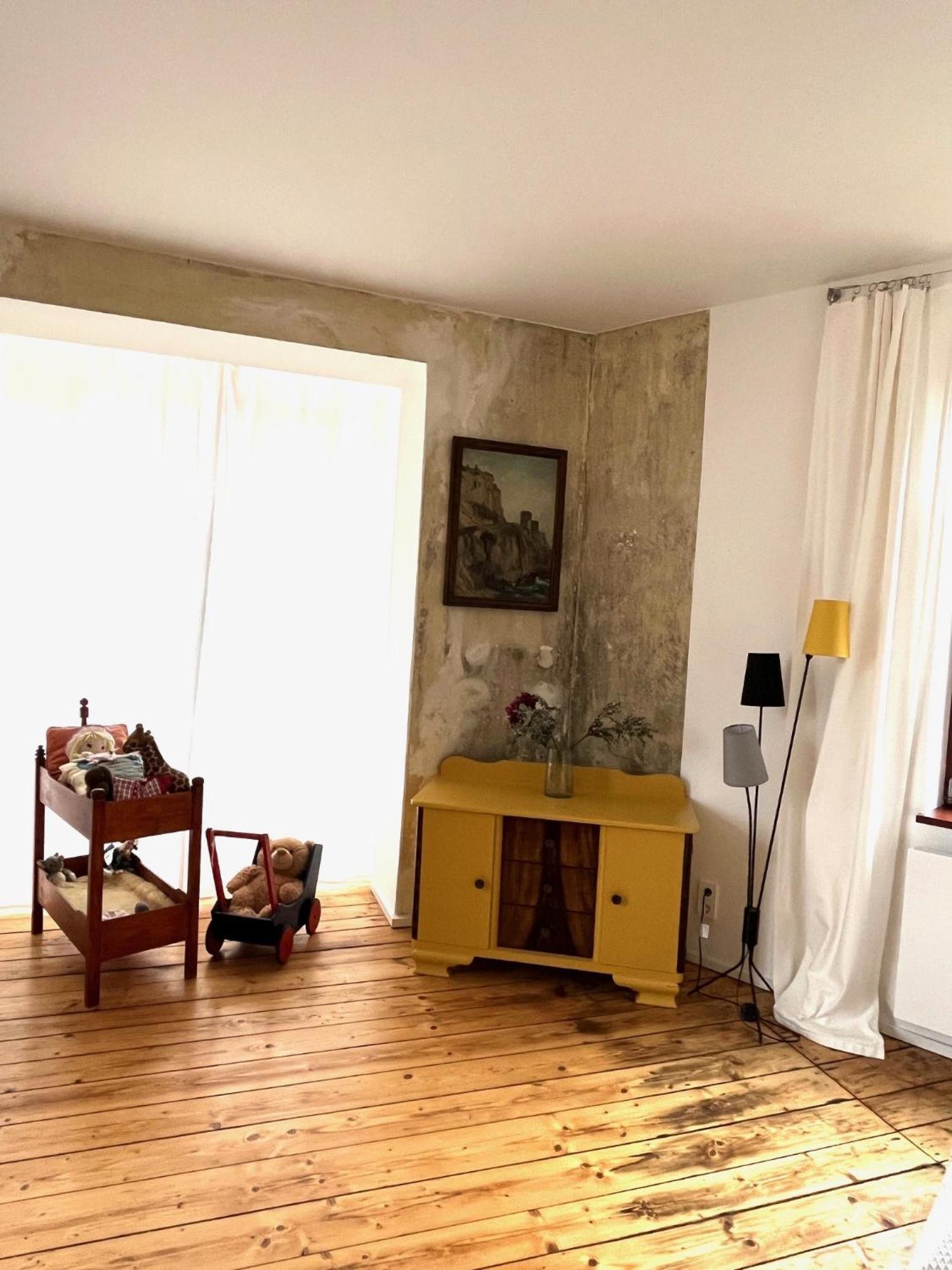 Kuenstlerzimmer Im Kulturhaus Haeselburg Gera Exteriör bild