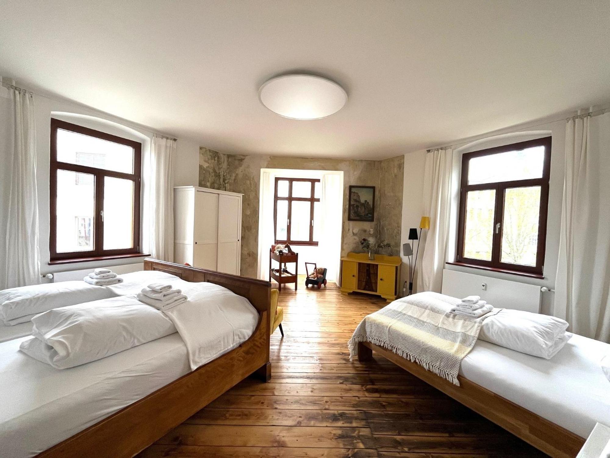 Kuenstlerzimmer Im Kulturhaus Haeselburg Gera Exteriör bild